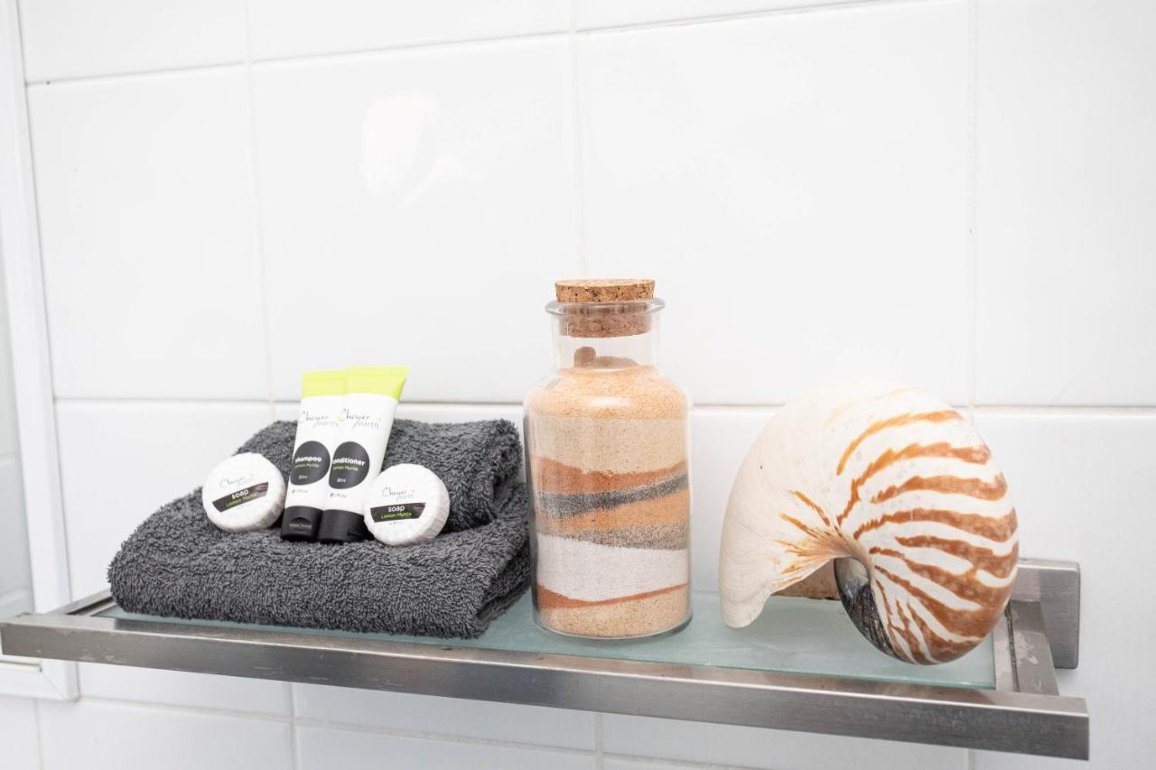 Airlie Sun & Sand Accommodation #2 에일리비치 외부 사진
