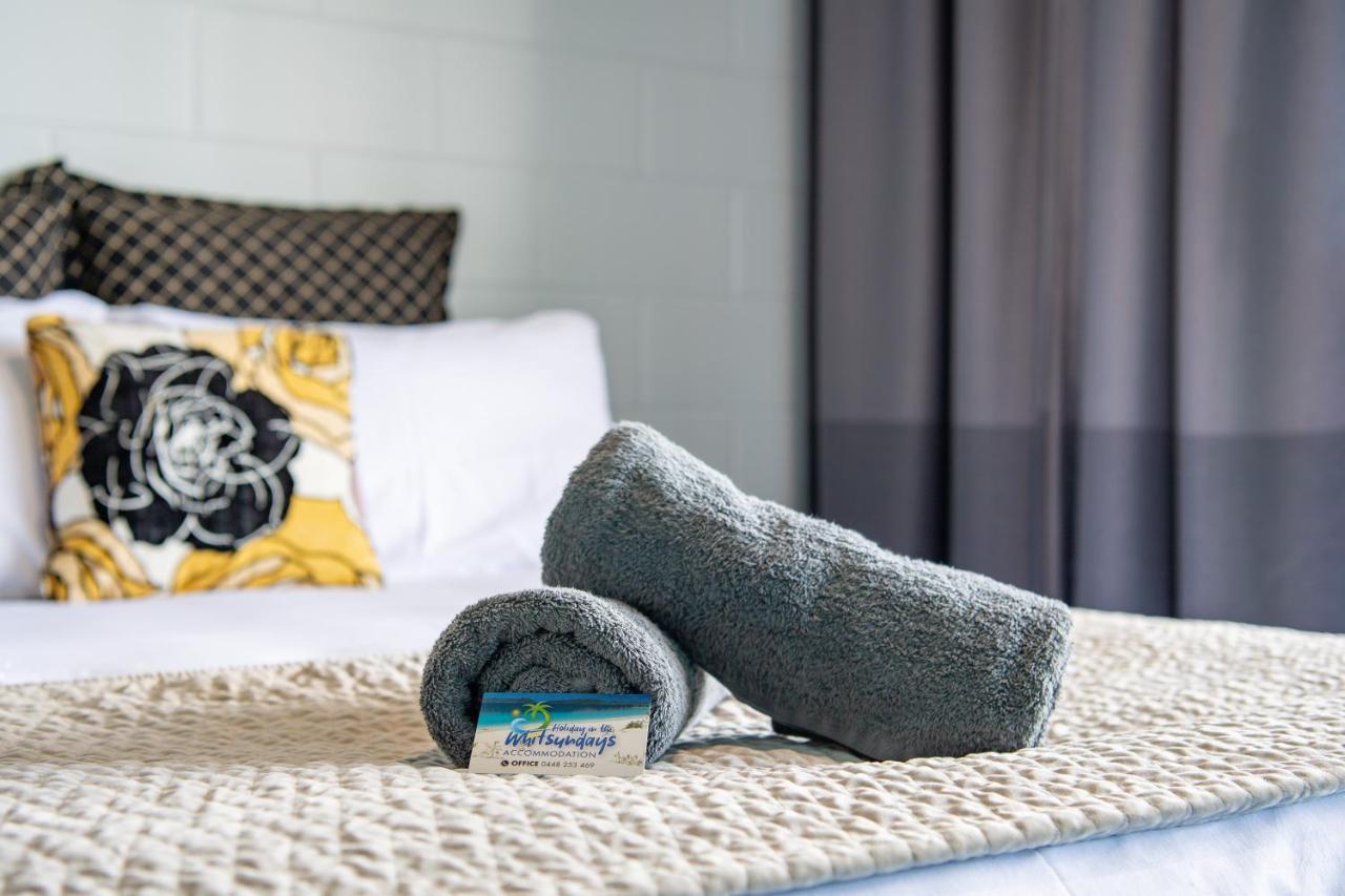 Airlie Sun & Sand Accommodation #2 에일리비치 외부 사진
