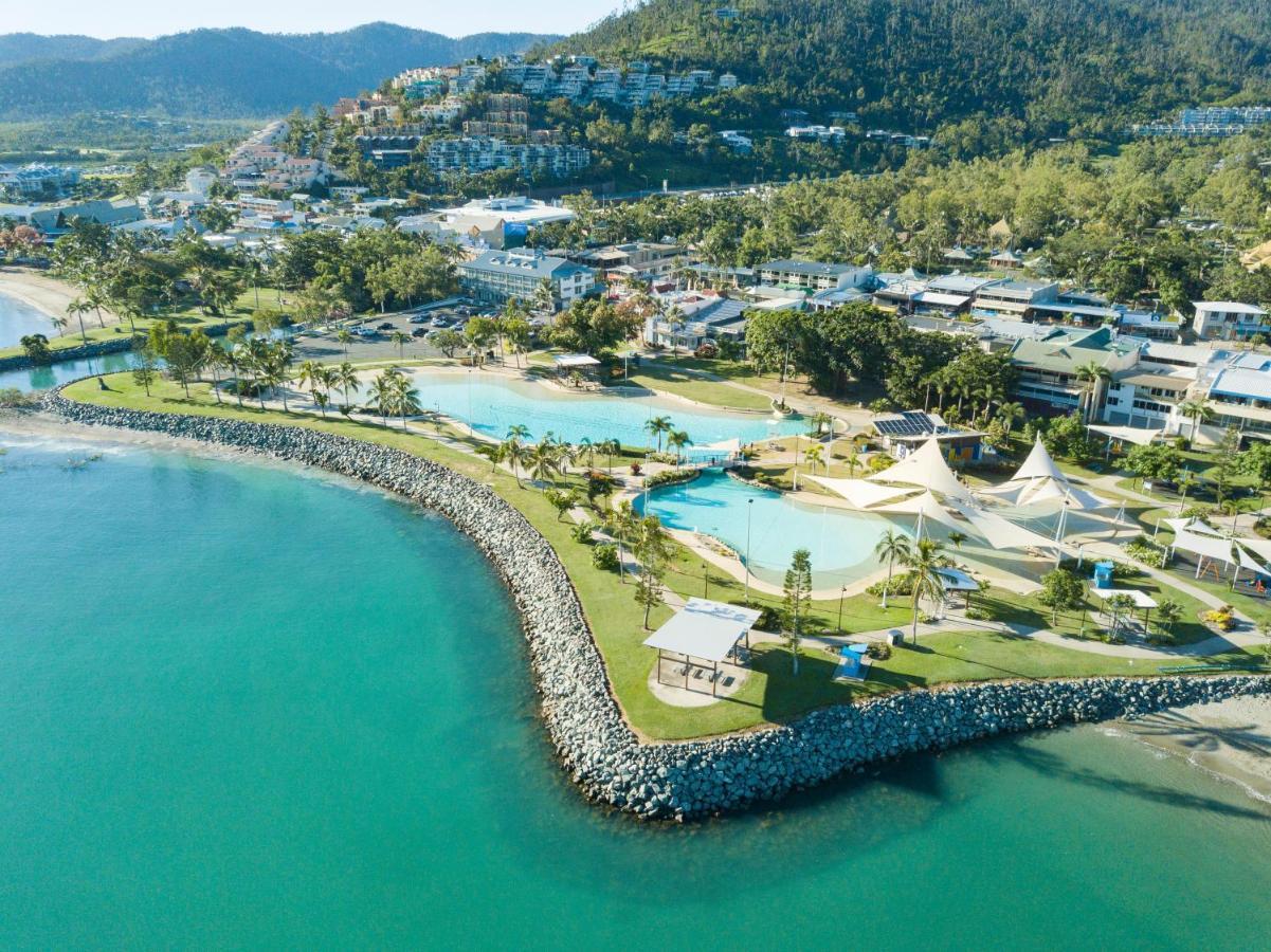 Airlie Sun & Sand Accommodation #2 에일리비치 외부 사진