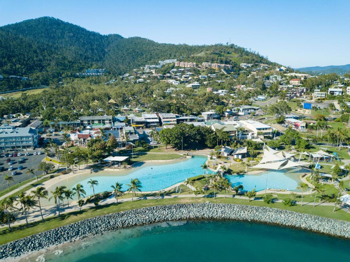 Airlie Sun & Sand Accommodation #2 에일리비치 외부 사진